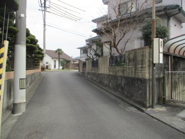 東温市田窪