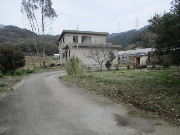 東温市則之内甲の中古一戸建て