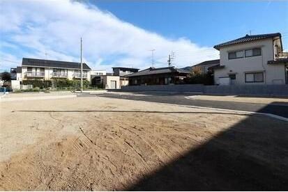 松山市正円寺４丁目の土地