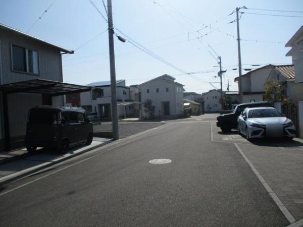 東温市志津川南５丁目