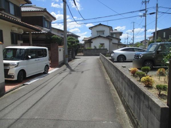 東温市西岡の中古一戸建て