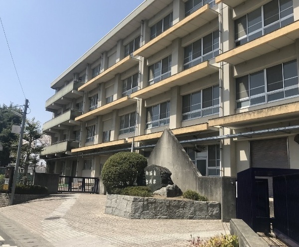 松山市水泥町の土地(松山市立小野中学校)