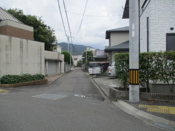 松山市新石手の中古一戸建て