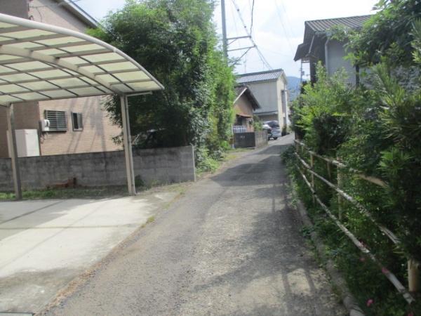 伊予郡砥部町岩谷口