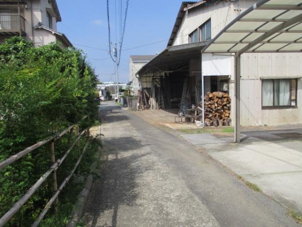 伊予郡砥部町岩谷口