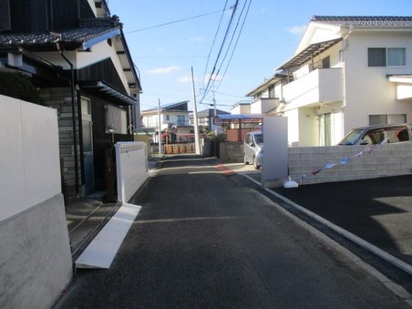 伊予郡松前町大字筒井　１号棟