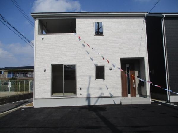 伊予郡砥部町原町 1号棟