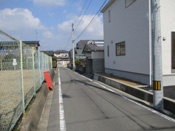 伊予郡砥部町原町　１号棟