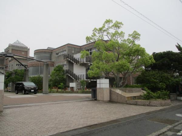 空港通３丁目　２号棟(松山市立さくら小学校)