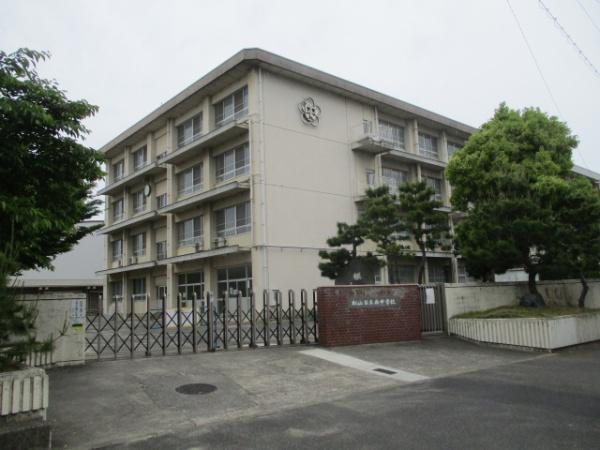 空港通３丁目　２号棟(松山市立西中学校)