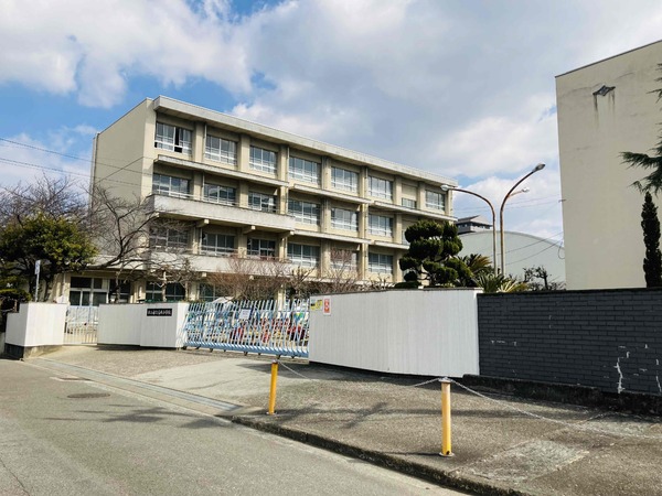 松山市鉄砲町の中古一戸建て(松山市立清水小学校)