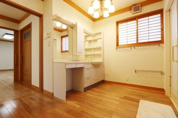 松山市上市１丁目の中古一戸建て