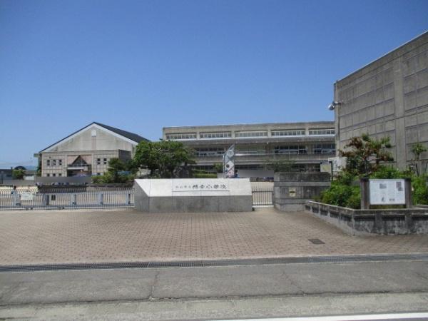 松山市束本２丁目の中古一戸建て(松山市立福音小学校)