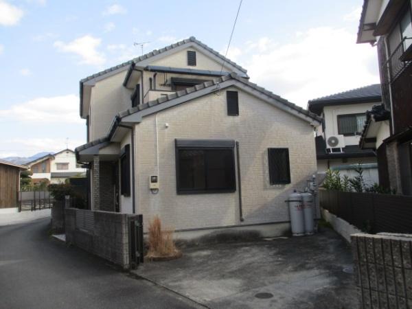 東温市田窪