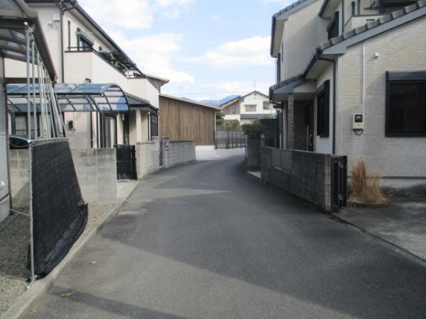 東温市田窪