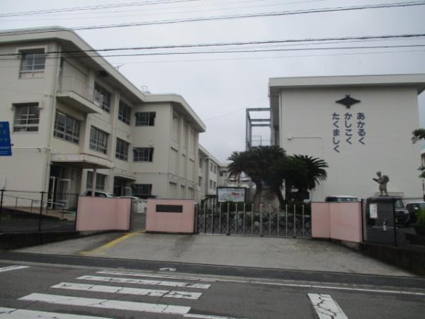 松山市東野１丁目の中古一戸建て(松山市立桑原小学校)