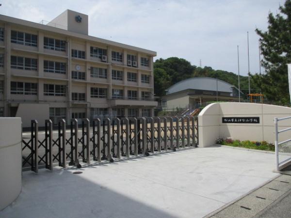 松山市白水台６丁目の中古一戸建て(松山市立伊台小学校)
