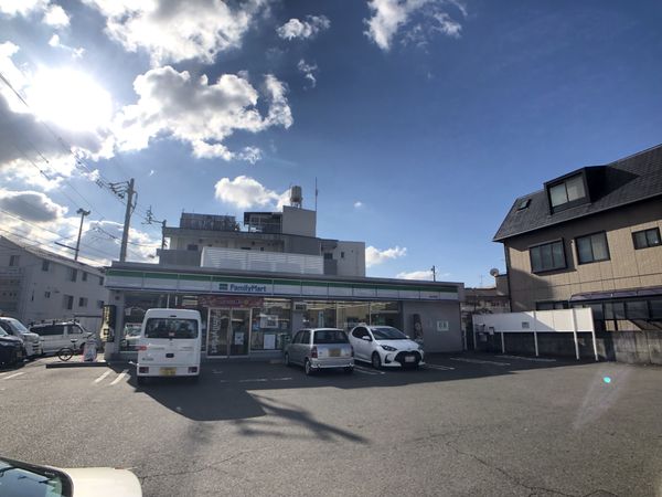 立花５丁目　１号棟(ファミリーマート松山立花店)