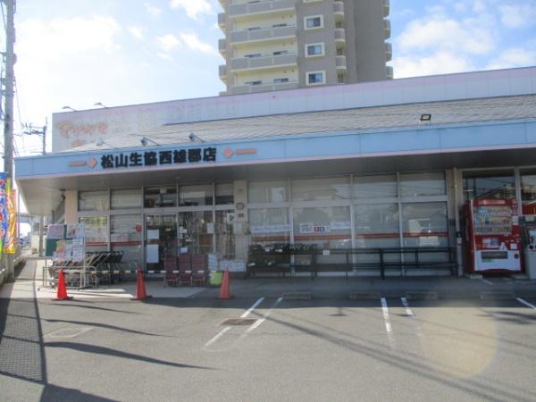 土居田町　Ｂ号棟(松山生協西雄郡店)
