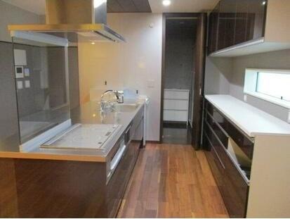 松山市喜与町１丁目の中古一戸建て