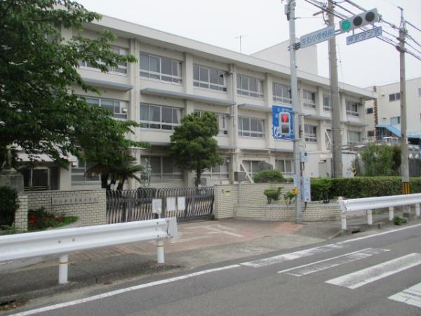 高岡町　１５号棟(松山市立生石小学校)