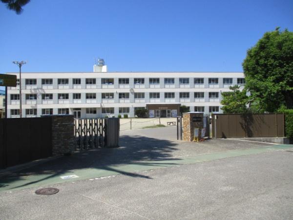 砥部町大南　２号棟(砥部町立砥部小学校)