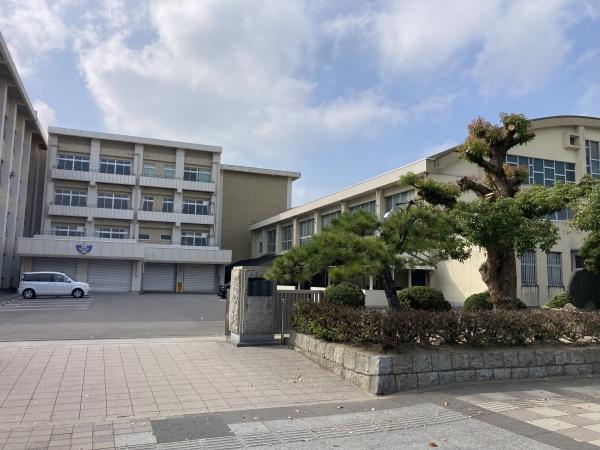 今治市枝堀町1丁目の土地(今治市立日吉中学校)