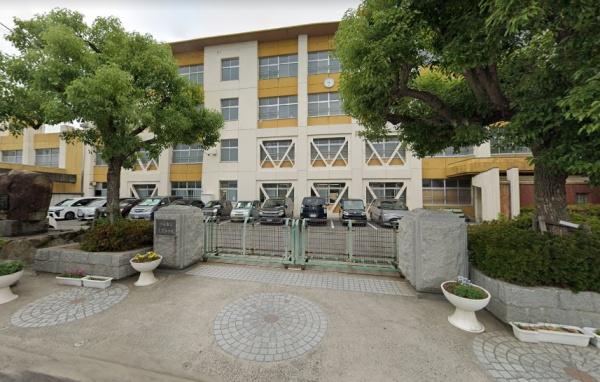 今治市北鳥生町４丁目の土地(今治市立立花中学校)