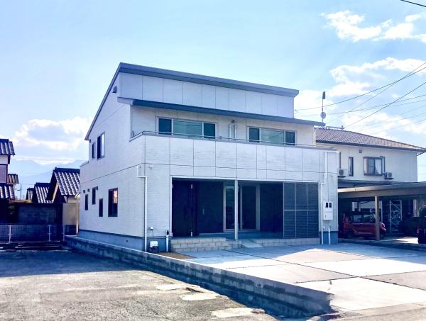 新居浜市新須賀町1丁目　中古住宅