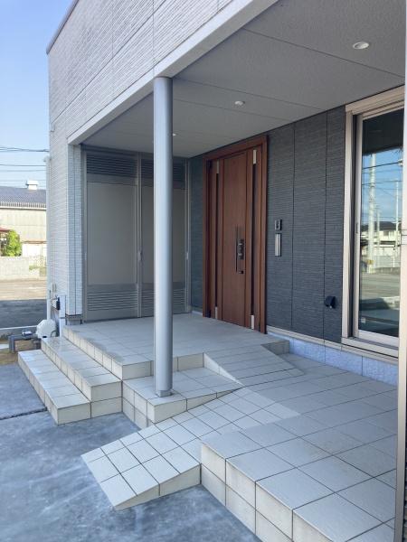 新居浜市新須賀町1丁目　中古住宅