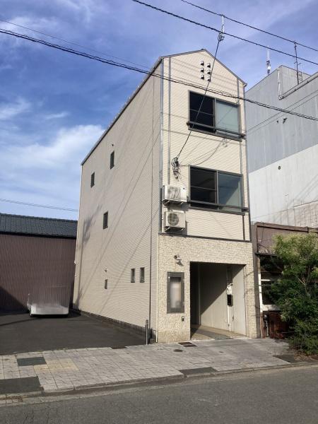 今治市共栄町4丁目　店舗付中古住宅