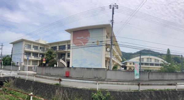 今治市波方町波方の中古一戸建て(今治市立波方小学校)