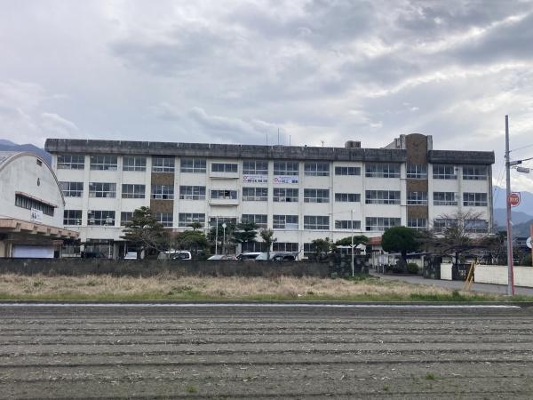 西条市下島山甲の土地(西条市立西条東中学校)