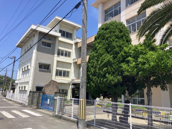 今治市馬越町2丁目の土地(今治市立日高小学校)
