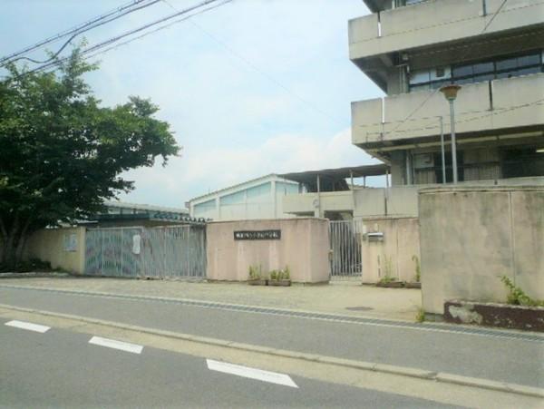 ユニハイム千里丘1号棟(吹田市立千里丘中学校)