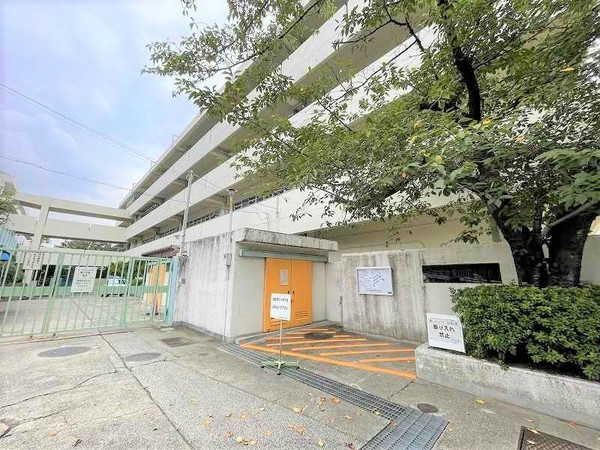 青葉丘マンション(吹田市立東山田小学校)
