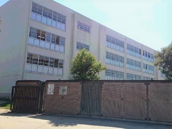吹田市朝日が丘町の土地(吹田市立片山中学校)