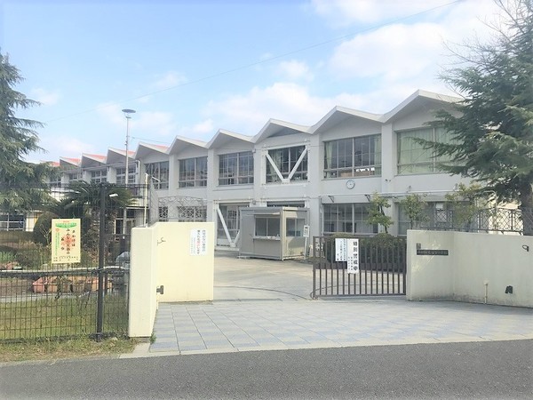 サンメゾン北千里古江台(吹田市立古江台小学校)