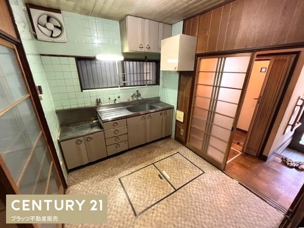 川西市小戸３丁目の中古テラスハウス
