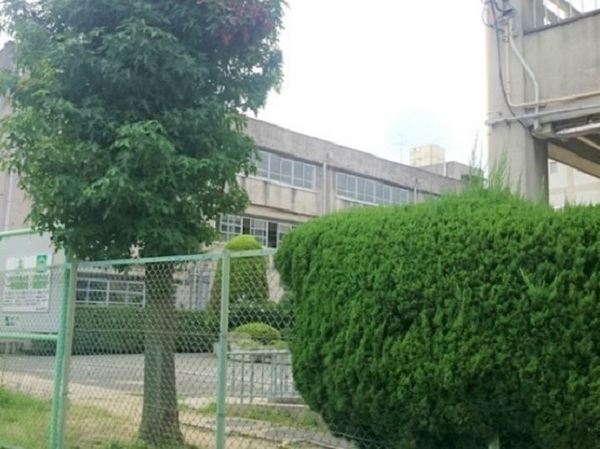 吹田ロイヤルマンション(吹田市立第五中学校)