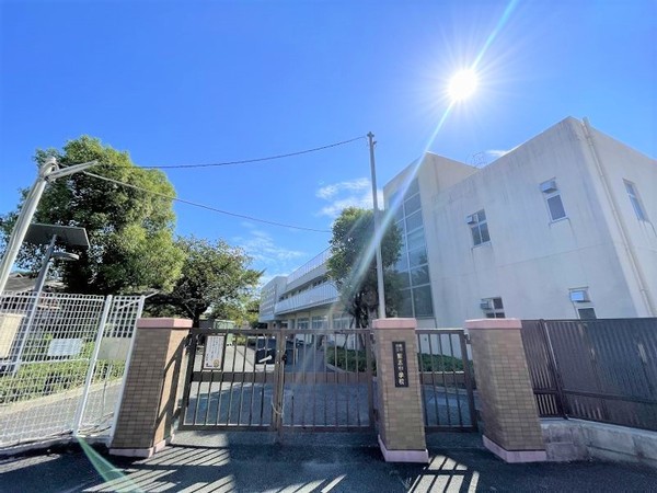 豊中市宝山町の中古一戸建て(豊中市立第五中学校)
