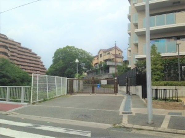 ルネ千里丘参号棟(吹田市立山田中学校)
