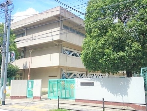 江坂住宅5号棟(吹田市立豊津西中学校)