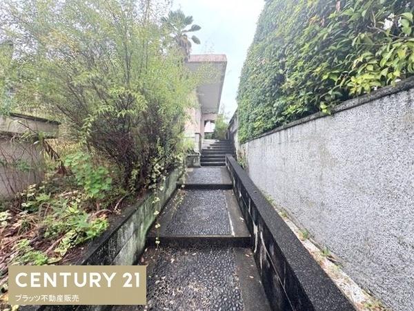 奈良市登美ヶ丘５丁目の土地