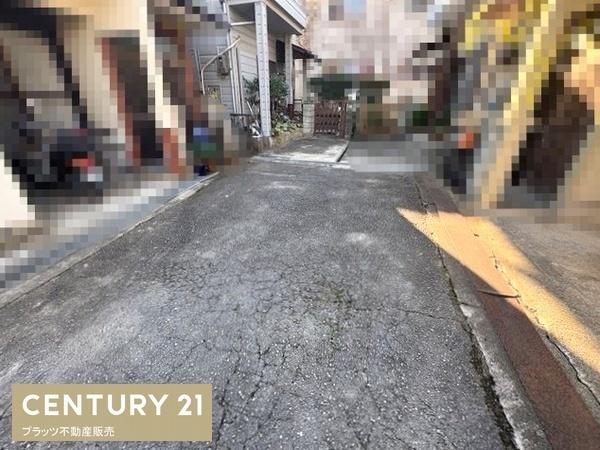 三田市対中町の中古一戸建て(前面道路含む現地写真)