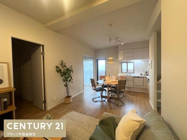 レイセニット江坂