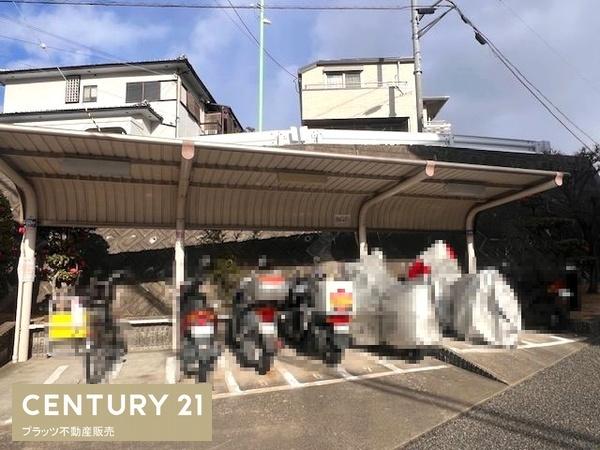クラウンハイム豊中柴原モノレール駅前