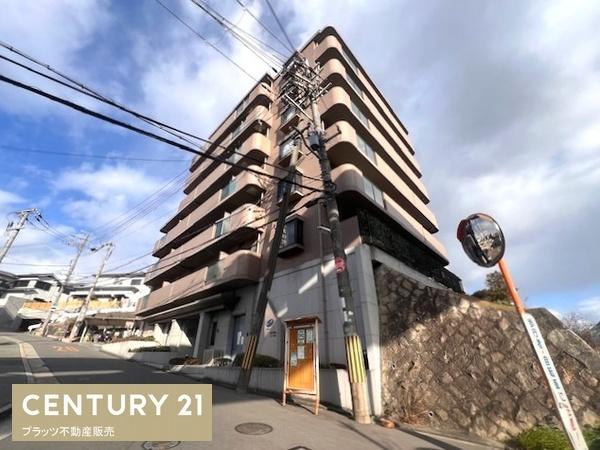 クラウンハイム豊中柴原モノレール駅前