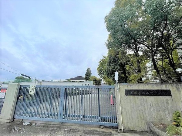 箕面市箕面８丁目の中古一戸建て(箕面市立第一中学校)