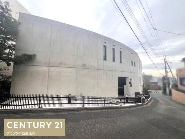 箕面市箕面８丁目の中古一戸建て